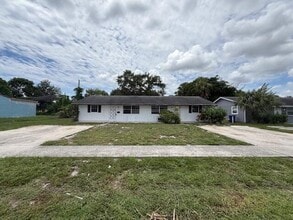 Building Photo - 341 Silver Beach Rd