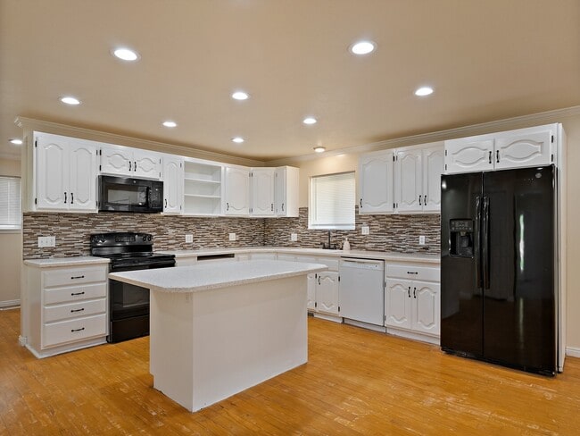 Foto del edificio - 6438 Tamra Dr