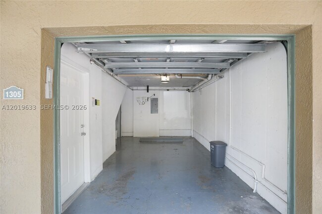 Foto del edificio - 2941 NE 185th St