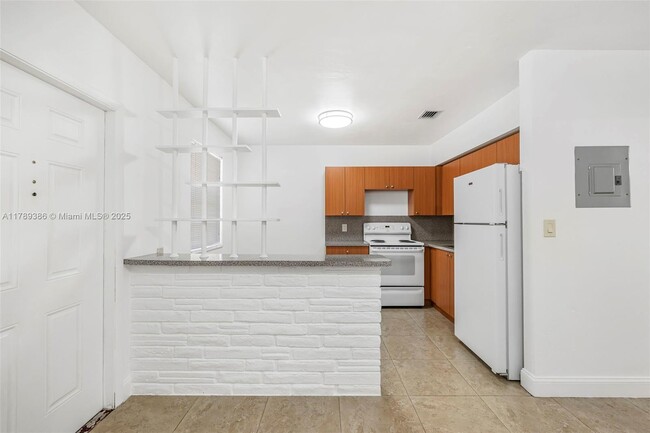 Building Photo - 5740 NW 38th St