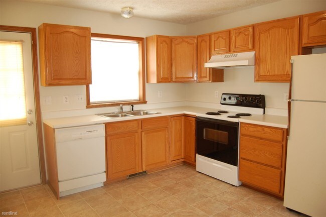 Building Photo - 1749 Churchill Dr