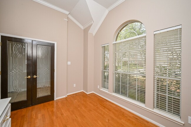 Foto del edificio - 12915 Fern Mill Ct