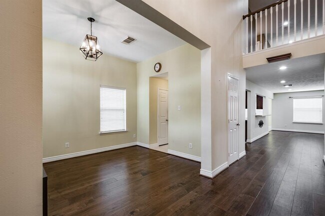 Foto del edificio - 5914 Shadow Creek Ct