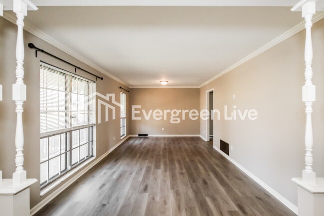 Building Photo - 820 Ridge Ln Dr