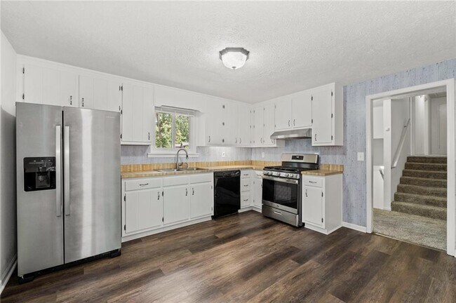 Building Photo - 880 Winfield Ct
