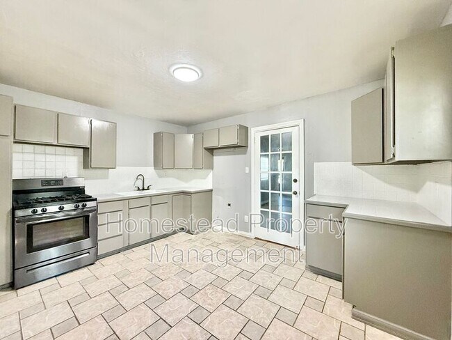 Photo - 3800 NW 27th St House