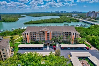 Building Photo - 300 Horse Creek Dr