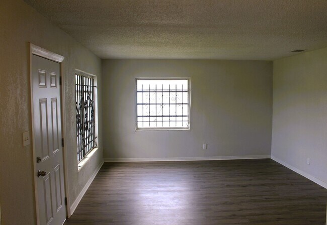 Building Photo - Newly Renovated Home in Tangelo Park