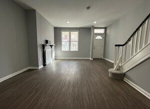 Building Photo - 210 Horton St