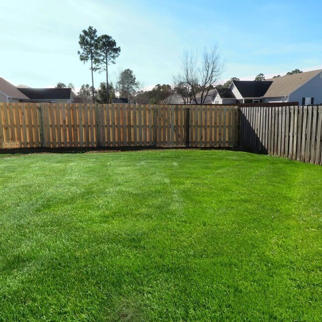 Foto del edificio - 1161 Amber Pines Dr