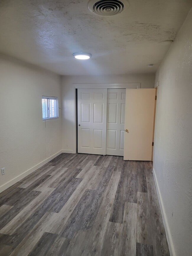 Building Photo - 721 Santa Fe Ave SW