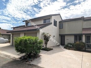 Building Photo - 387 Roundtree Glen