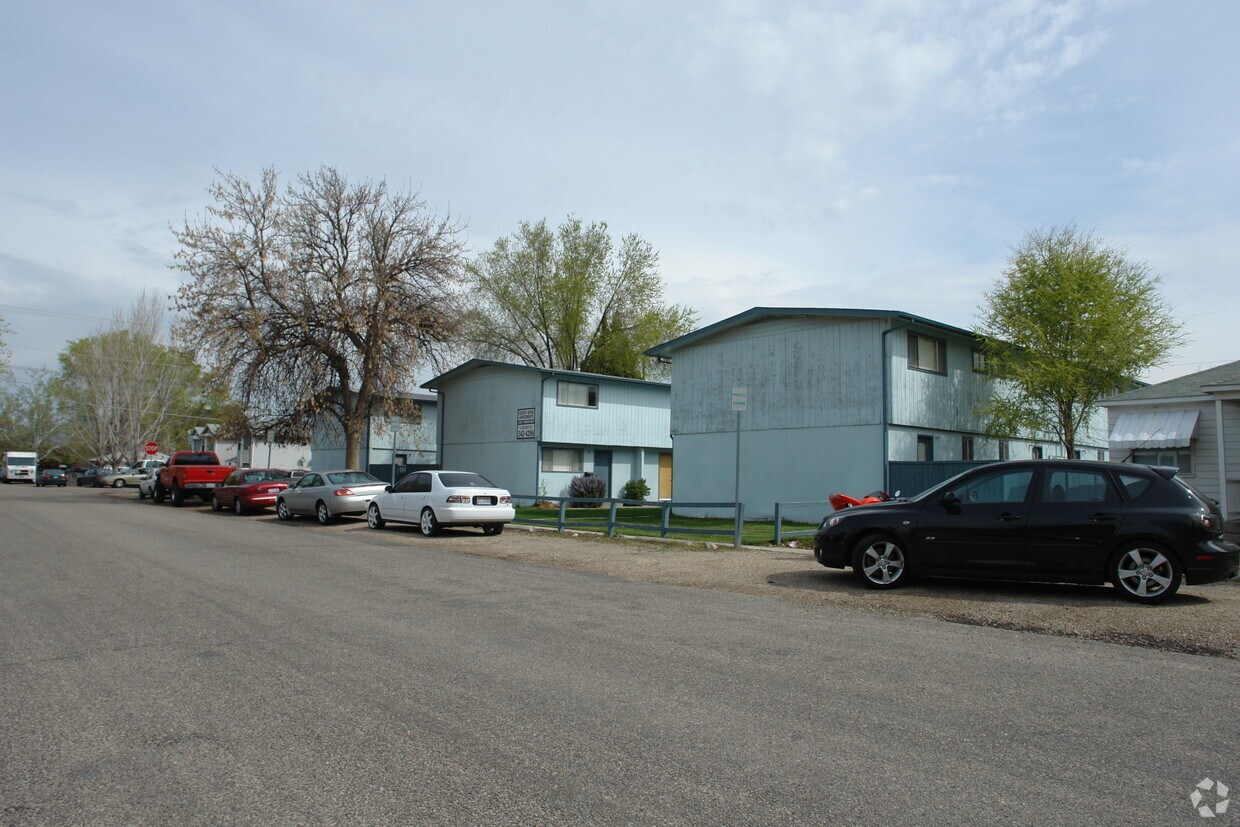 Building Photo - 1133 W Belmont St