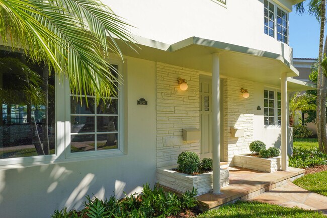 Building Photo - 3705 Ponce de Leon Blvd