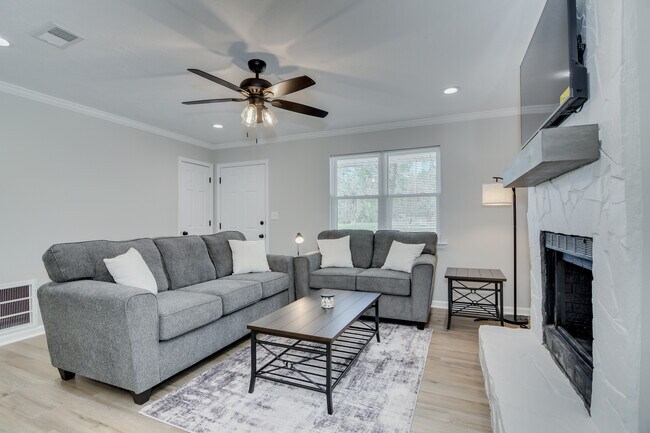 Foto del edificio - 4312 Windsor Spring Rd