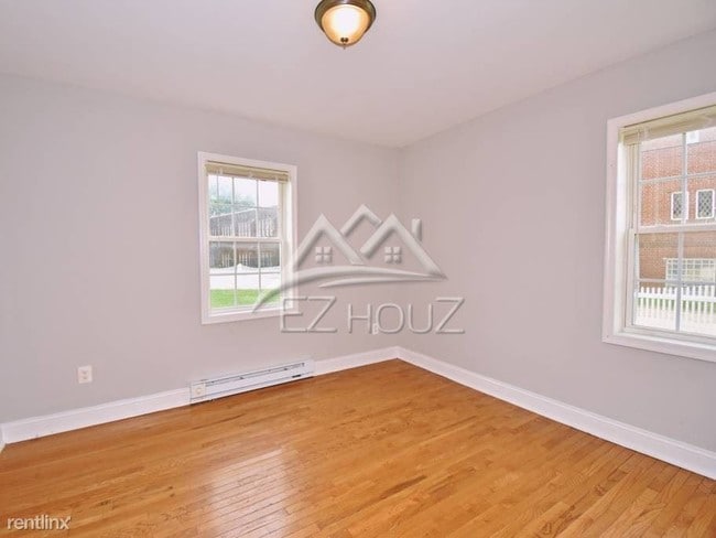Building Photo - 123 Willow Spring Rd