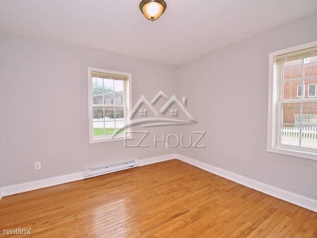 Foto del edificio - 123 Willow Spring Rd