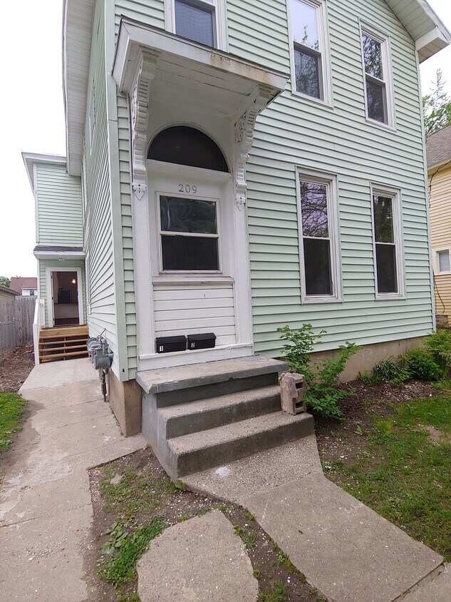 Primary Photo - 209 National Ave NW