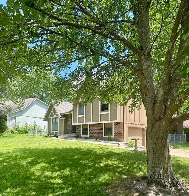 Building Photo - Exceptional Split-Level Home on Large Corn...