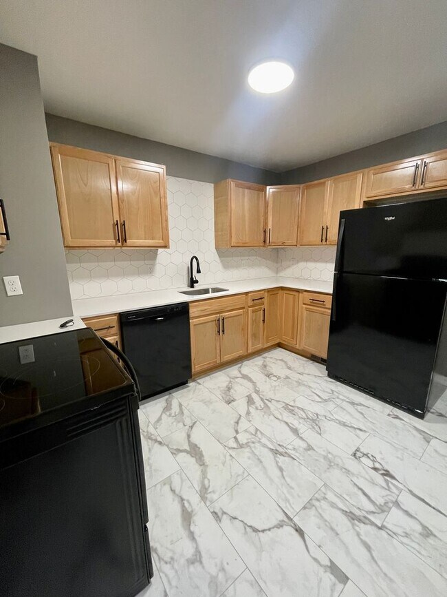 Foto del edificio - 2 Bedroom Home with Huge Storage basement