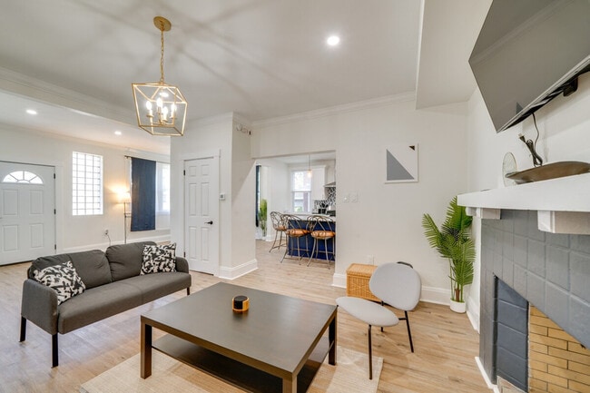 Foto del edificio - 2633 Broadway Ave