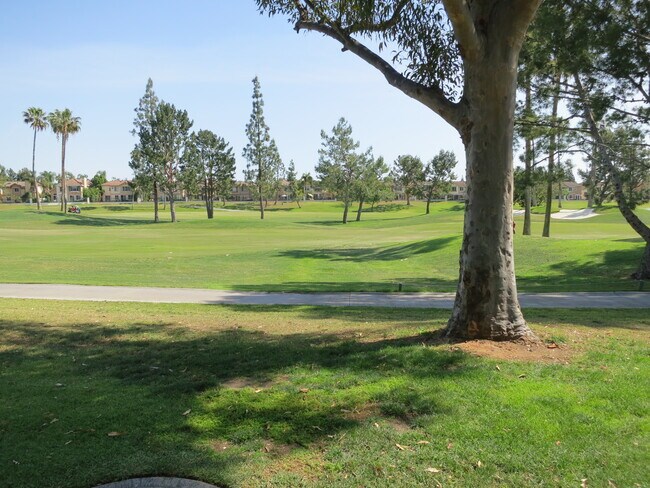 Foto del edificio - 2384 Sunningdale Dr