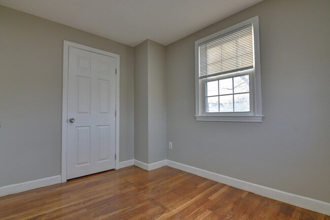 Building Photo - 30 Trull St