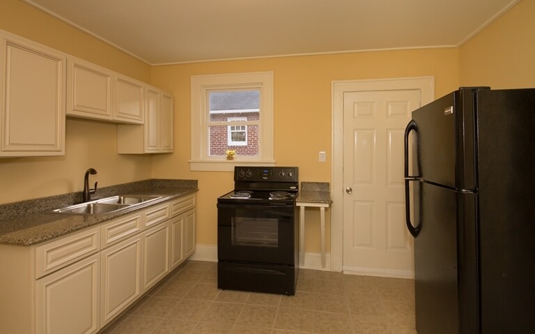 Foto del diseño de interior - 911-921 N Jackson St