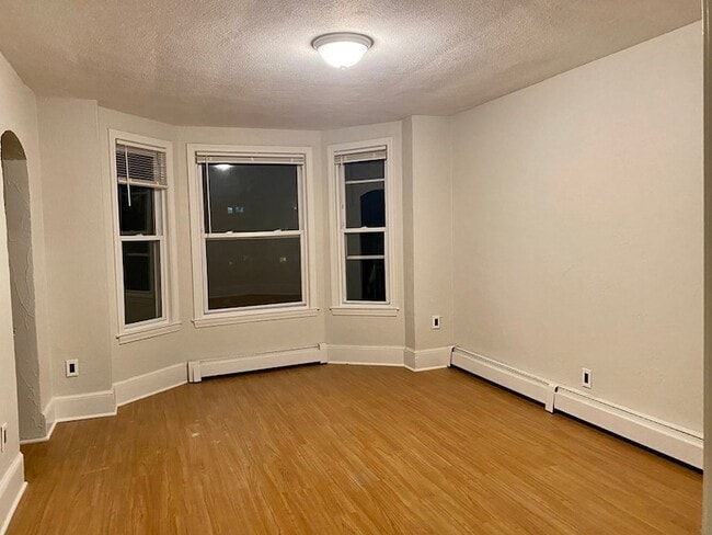 Building Photo - 80 Chelsea St