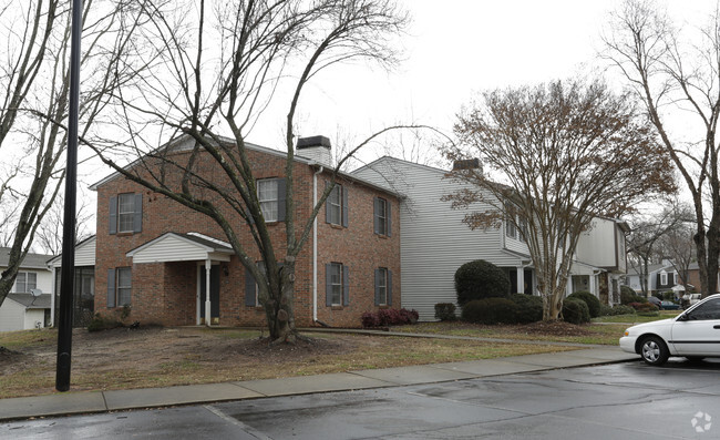 Building Photo - Jamestowne Commons