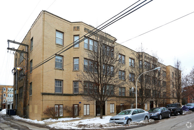 Building Photo - 7400 N Seeley Ave