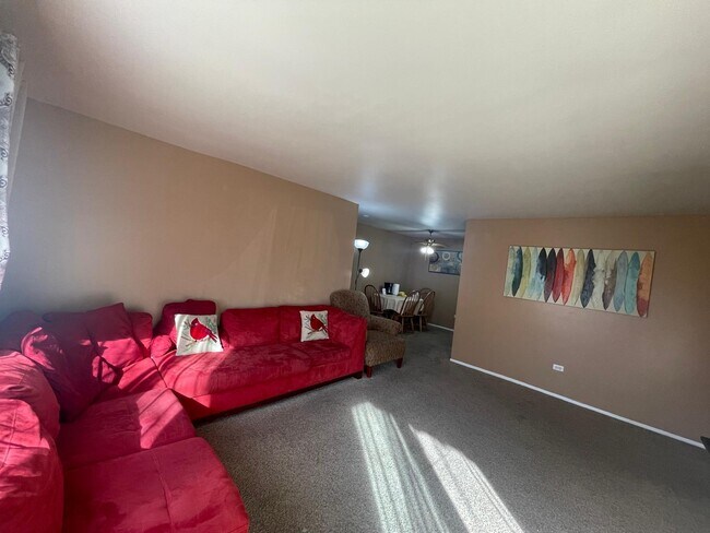Foto del edificio - 6135 Knoll Wood Rd