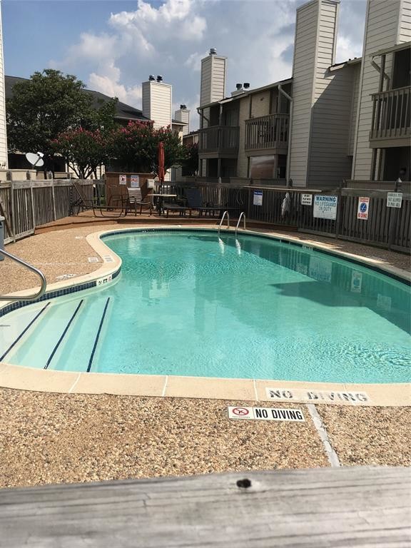 Foto principal - 3919 Fairmont Pkwy