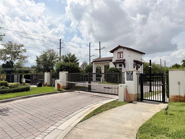 Foto del edificio - 10600 NW 88th St