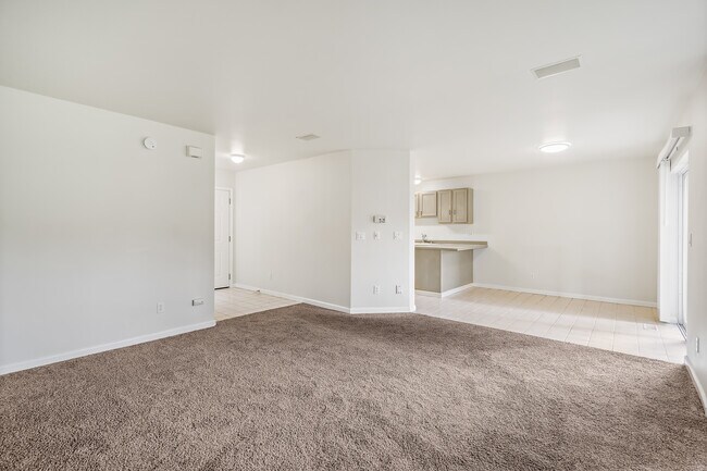 Foto del edificio - 14426 Beverly Park Rd