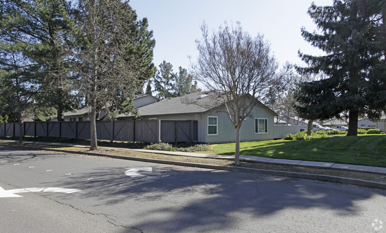 Building Photo - 2646-2699 Pueblo Ave