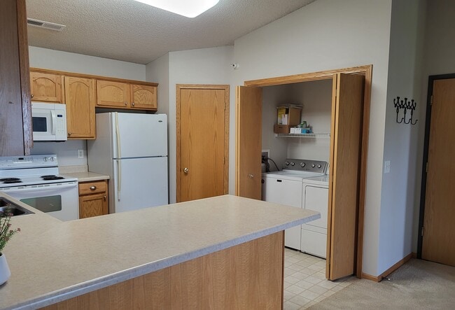 Building Photo - 525 Penn Ct