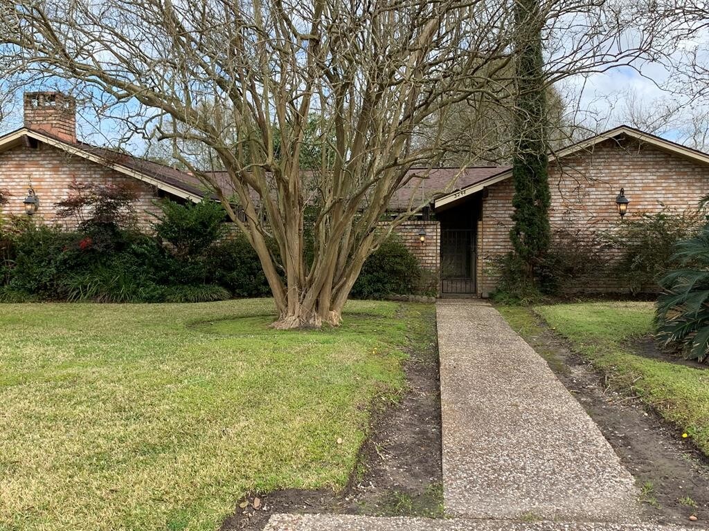 Foto principal - 3248 Bryan Ave