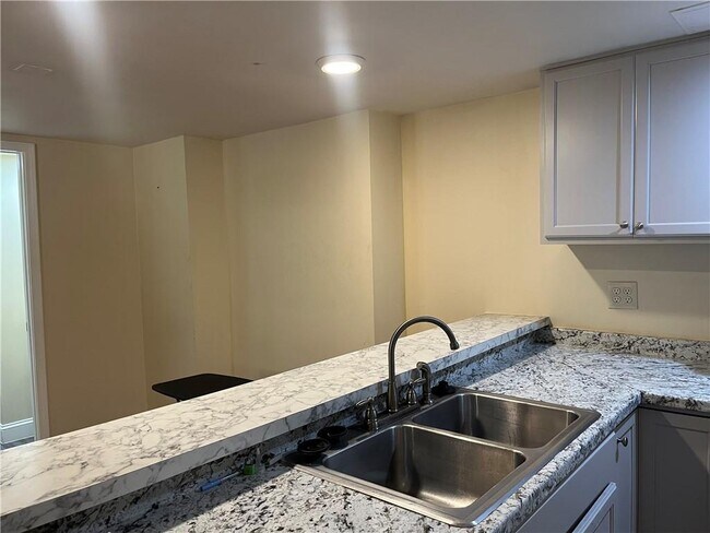 Building Photo - 416 Barbashela Dr