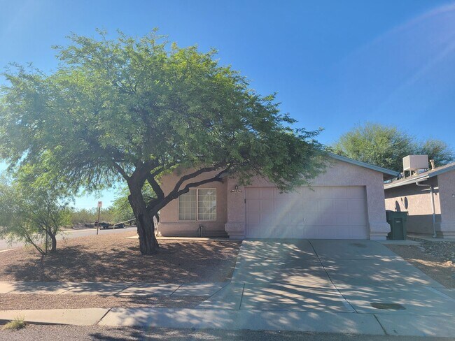 Foto del edificio - Beautiful 3 bedroom with a den - 2 bathroom