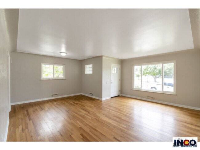 Foto del edificio - NEWLY REMODELED! 3 bedroom 2 bath ranch wi...