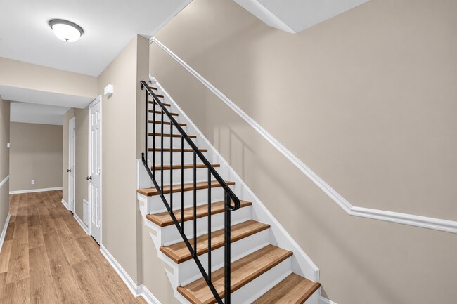 Building Photo - 301 Olde Greenwich Dr