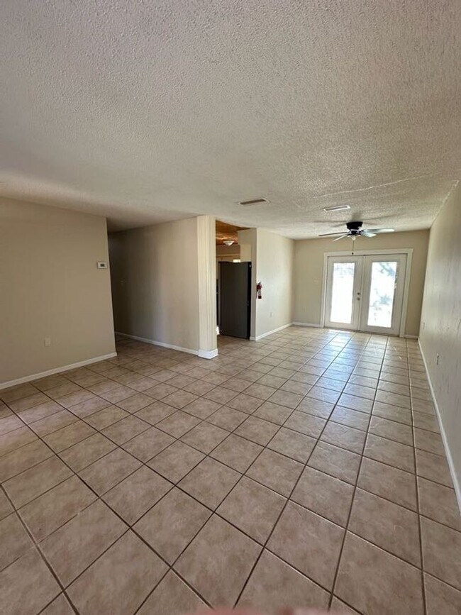 Building Photo - 508 Chateau Cir