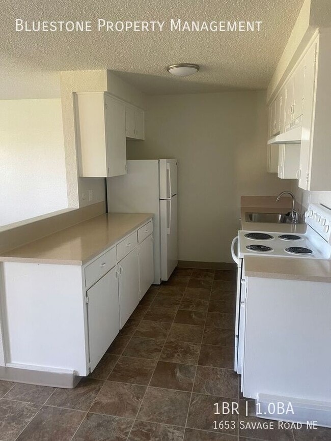 Foto del edificio - 1653 Savage Rd NE