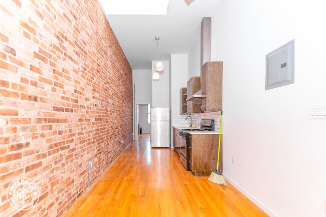 Foto del edificio - 1442 Dekalb Ave