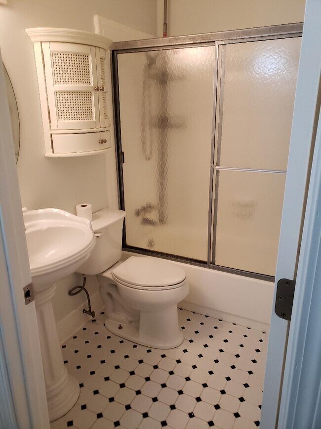 Building Photo - 4509 Dullage Dr