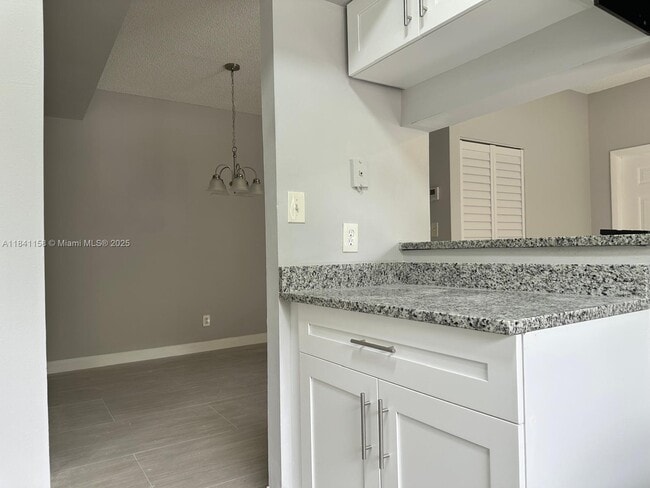 Building Photo - 891 Cypress Park Way