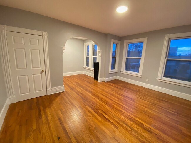 Foto del edificio - 12 Courtney Ave