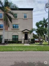 Building Photo - 3421 W Horatio St