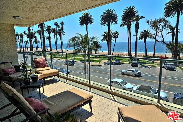 Foto del edificio - 951 Ocean Ave